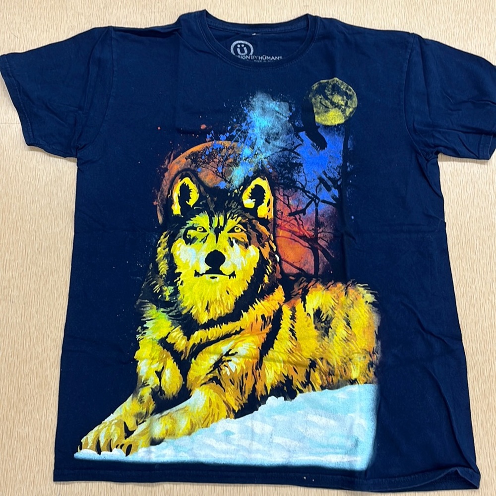 Design by Humans wolf shirt